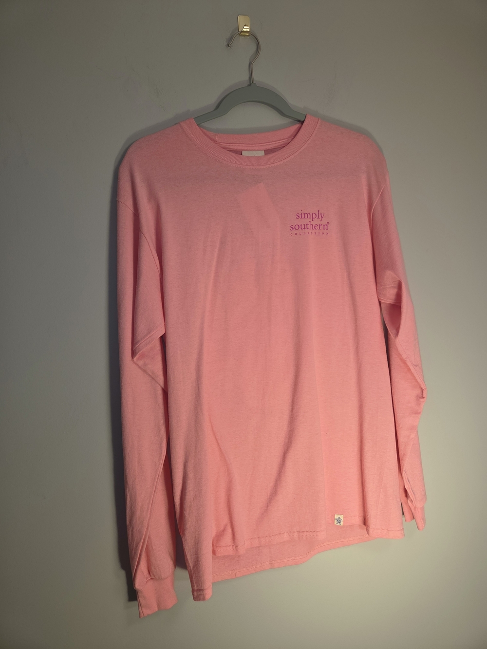 Simply Southern Pink Sweet Tea & Jesus Graphic Tee Size Medium.